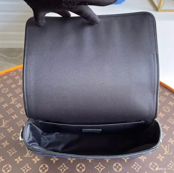 WIS LOUIS VUITTON MESSENGER STUDIO 0605